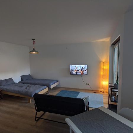 Ideales Messe Appartment 15Min Fahrtweg Kirchheim unter Teck Buitenkant foto