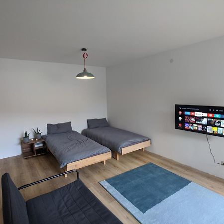 Ideales Messe Appartment 15Min Fahrtweg Kirchheim unter Teck Buitenkant foto