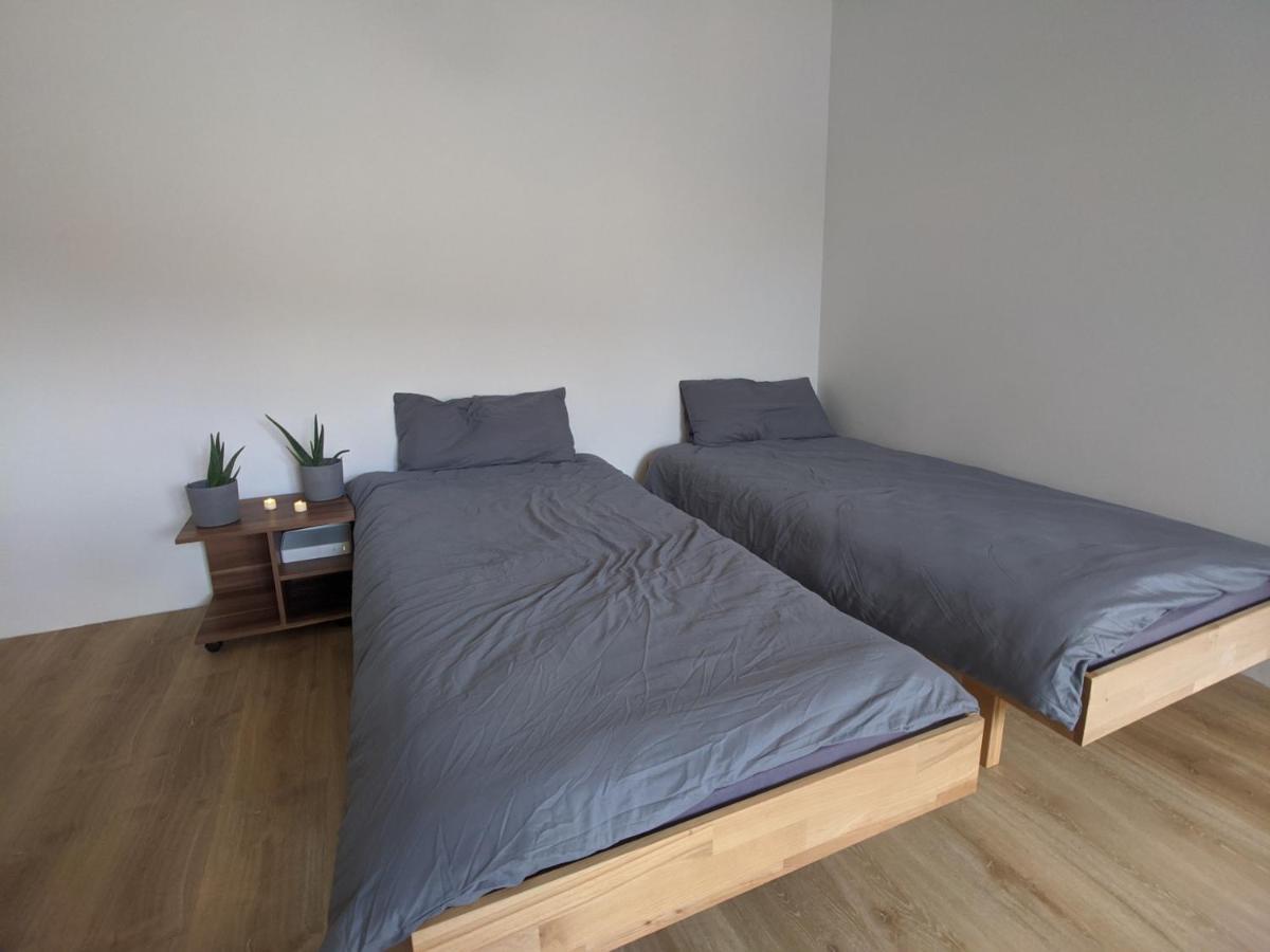 Ideales Messe Appartment 15Min Fahrtweg Kirchheim unter Teck Buitenkant foto